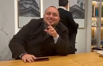 Jimmy es señalado como responsable de páginas “prooficialistas” y de “campaña sucia”.