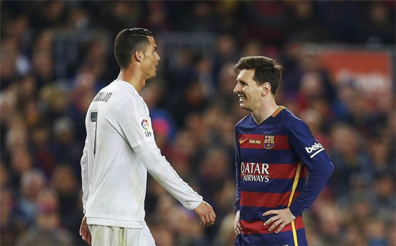 El astro portugués Cristiano Ronaldo y el argentino Lionel Messi en uno de los tantos duelos que protagonizaron en el clásico del fútbol español.