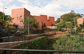 Edificios habitacionales construidos por el Ministerio de Urbanismo, Vivienda y Hábitat (MUV) en la Cuenca Antequera, en el marco del proyecto "Chacarita Alta".