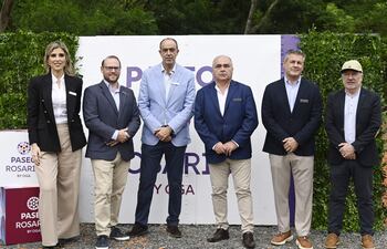 Natalia Sosa, directora comercial; Alberto Aragonés, presidente Grupo Oga; Félix Durán, vicepresidente Grupo Oga; Luciano Mayoral, director financiero; Ignacio Cid, director técnico, y Juan Chaves, director de obras.