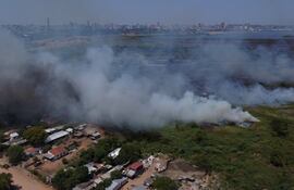 Incendio en el barrio Banco San Miguel en Asunción, Paraguay