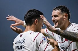 Pablo Vegetti e Iván Ramírez, grandes artífices del triunfo de Cerro Porteño en Itauguá, con dos goles del "Pirata"; un tanto y una asistencia de "Súper".