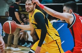 Colonias Gold derrotó por poco a Félix Pérez Cardozo, y sigue como escolta de los Kings.