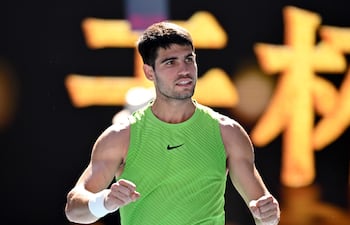El español Carlos Alcaraz tuvo que esforzarse un poco más para superar al alemán Yannick Hanfmann y así avanzar a la tercera ronda del Abierto de Australia.
