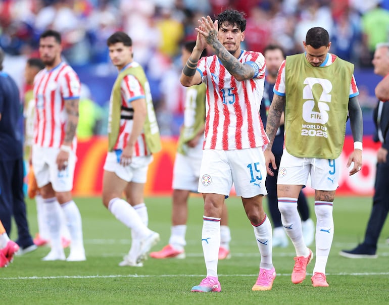 "Más que nunca, orgulloso de ser paraguayo": el mensaje de Gustavo Gómez al llegar al país - Selección Paraguaya