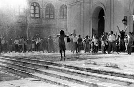 Liz Fernández Casabianca protagonizó una icónica imagen de resistencia a la dictadura.
Fotografía: José Moreno.