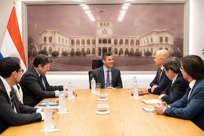 Reunión de Santiago Peña se reúne con representantes del Grupo Motherson, holding internacional del cual forma parte la empresa PKC Group.