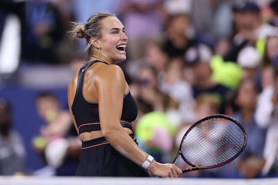 la bielorrusa Aryna Sabalenka se cobró este viernes su deseada revancha de la canadiense Leylah Fernández y avanzó a los octavos de final del Abierto de  Estados Unidos.