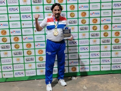 El maestro Tomás Arturo Orué se destacó en el Panamericano de Karate Do en Brasil.