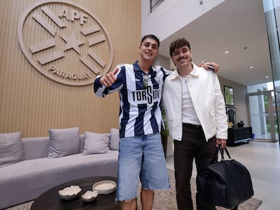 Los atacantes de Palmeiras, Ramón Sosa y Maurício Magalhães Prado, llegando a las instalaciones del Centro de Alto Rendimiento de Ypané para sumarse a la selección paraguaya de fútbol.