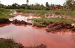 Contaminación de arroyo tras desborde de una pileta de procesamiento de oro en Paso Yobái.