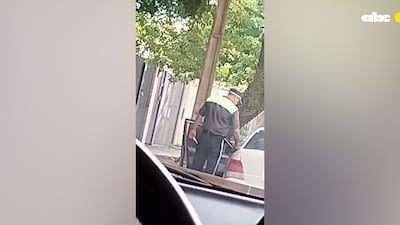 Funcionario de la Policía Municipal de Tránsito fue grabado en actitud sospechosa.