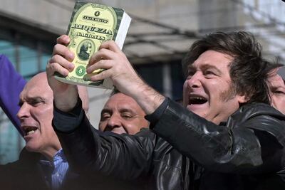 Javier Milei (d), presidente de Argentina.