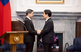 TAIPÉI, 08/10/2025.-El presidente de Taiwán, William Lai, mantiene un encuentro con el titular de la Cámara de Diputados de Paraguay, Raúl Latorre, en la Oficina Presidencial de Taipéi.