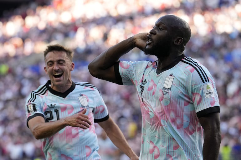 Romelu Lukaku de Bélgica celebra tras anotar el gol del durante el partido de octavos de final de la Copa Mundial de la FIFA 2026 entre EE. UU. y Bélgica, en Seattle, Washington.