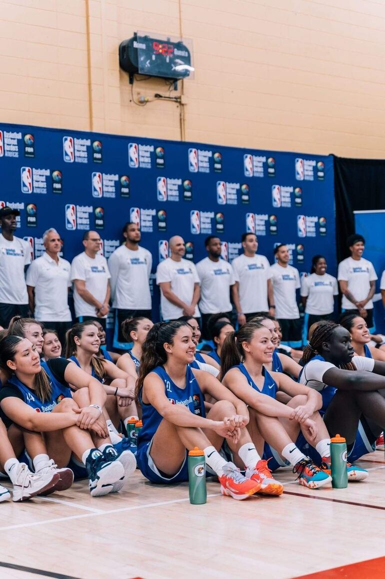 Coti y Anto, en el Campus de la NBA, en Montreal.