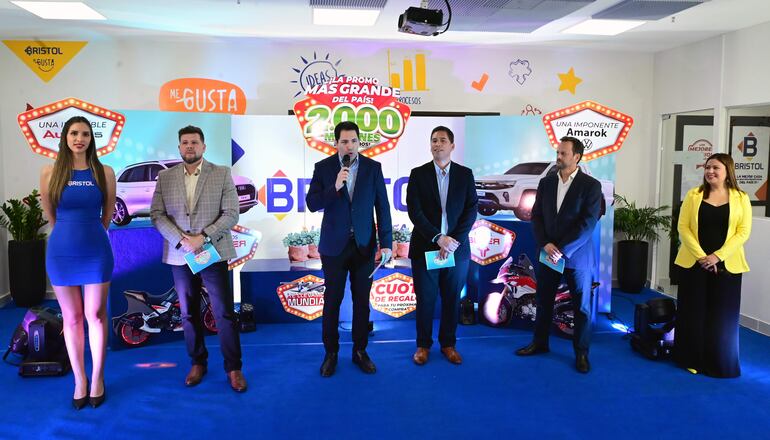 Diego Chamorro, Eduardo Giménez, Rodrigo Maldonado, Ignacio Soto y Rebeca Valenzuela.