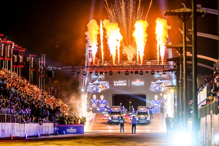 Tal y como aconteciera el año pasado, la largada simbólica tendrá nuevamente este colorido, para abrir la fecha mundialista de Paraguay en el WRC.