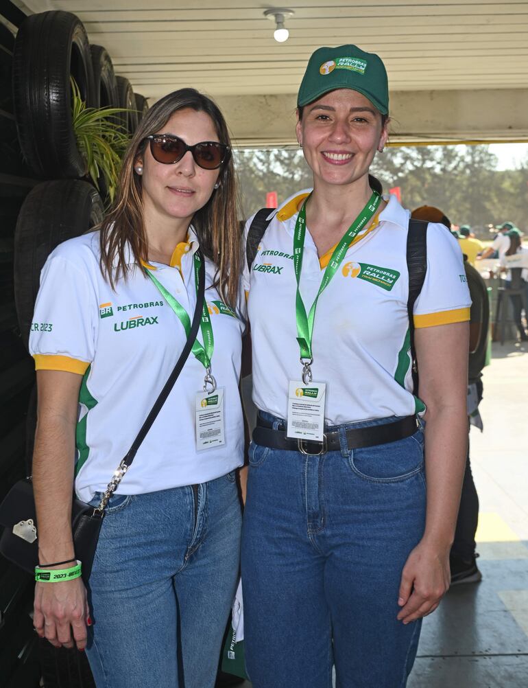 Viviana Molas y Ruth González.