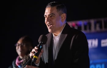 Robert García, legislador demócrata.