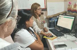 El centro asistencial de Independencia recibió 10 equipos informáticos con todos sus accesorios para la implementación del sistema HIS.