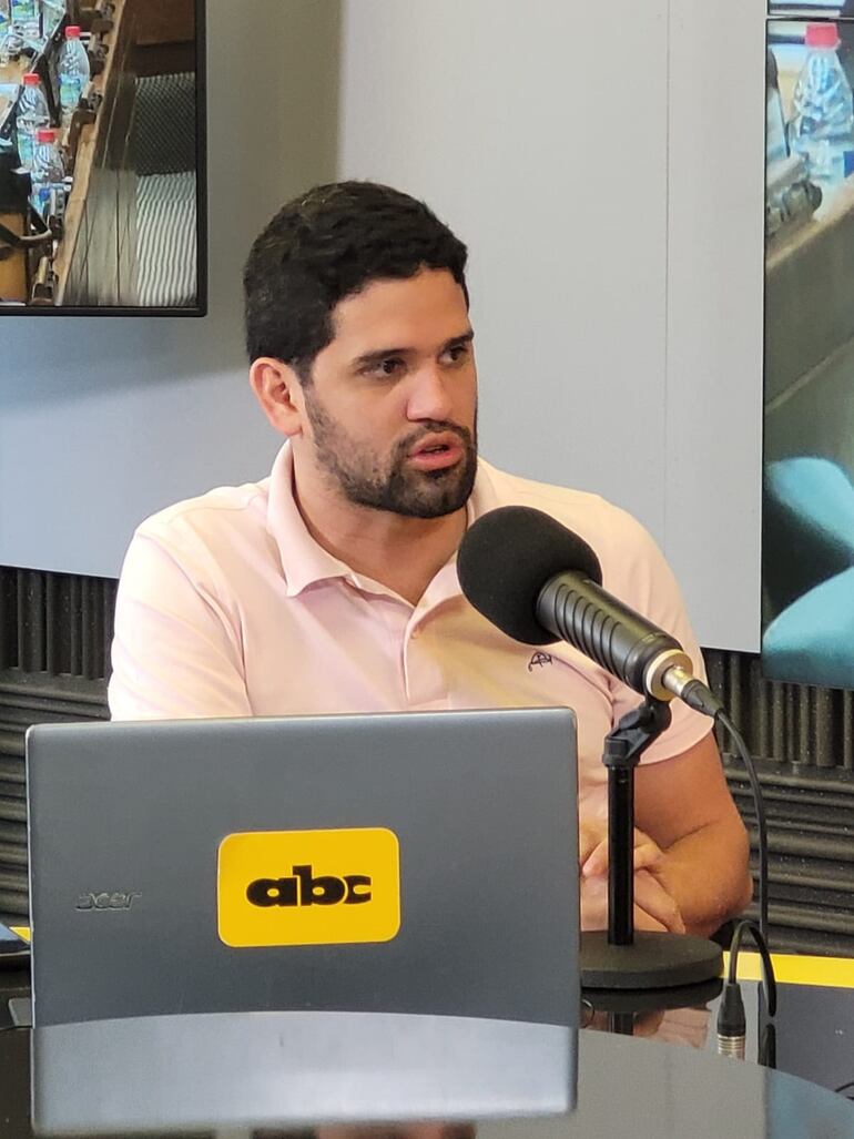 A Politica por favor Diputado Raúl Benitez en NO TIENE NOMBRE
De alejandro.acosta <alejandro.acosta@abc.com.py>
Destinatario foto <foto@abc.com.py>
Fecha 14-10-2023 09:38