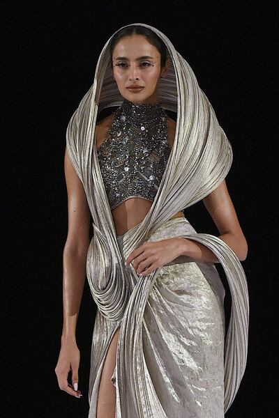 Gaurav Gupta y su icónico estilo estructurado.