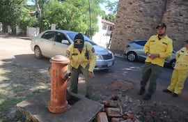 La falta de hidrantes operativos en San Bernardino vuelve a generar alertas sobre el abandono del sistema de protección contra incendios.
