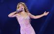 Shakira durante su presentación en el SoFi Stadium de Los Ángeles. La cantante viene protagonizando una de las giras más exitosas y que llegará a Paraguay en noviembre.