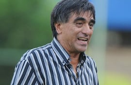 Mario César Jacquet Martínez, ex jugador y entrenador paraguayo fallecido este sábado a la edad de 79 años.