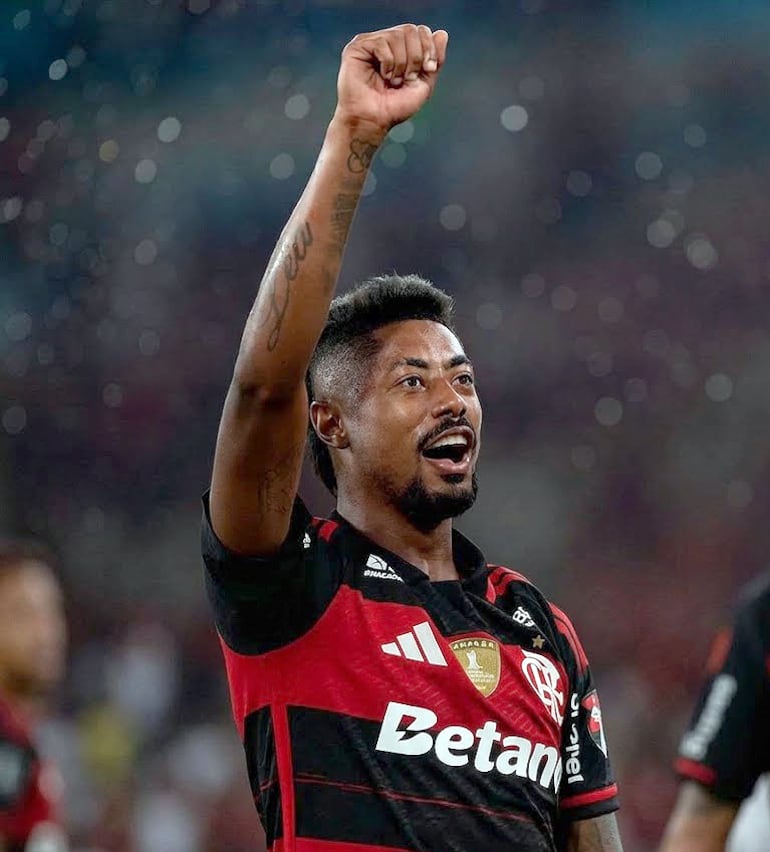 Flamengo regains top spot in Brasileirão with dramatic win