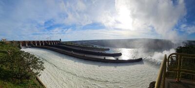 Después de casi dos años, El complejo Itaipú volvió a abrir sus compuertas-