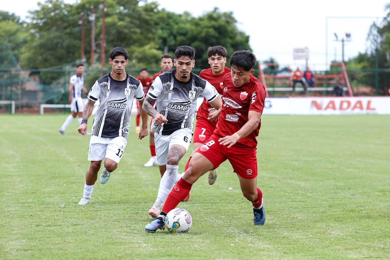 Fernando de la Mora derrotó 2-1 a Tacuary por la fecha 6 de la División Intermedia 2026.