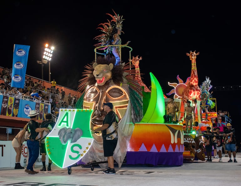 Fotos última noche del Carnaval EncarnacenoDe	Sergio González <sergio.gonzalez@abc.com.py>Destinatario	Interior <interior@abc.com.py>, Foto <foto@abc.com.py>Fecha	16-02-2025 09:20