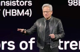 Captura de vídeo cedida por Nvidia que muestra a su fundador y consejero delegado, Jensen Huang, hablando durante la conferencia de desarrolladores GTC este lunes, en San José, California (Estados Unidos).