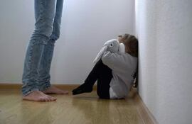 Imagen ilustrativa de denuncias de abuso sexual infantil y maltrato.