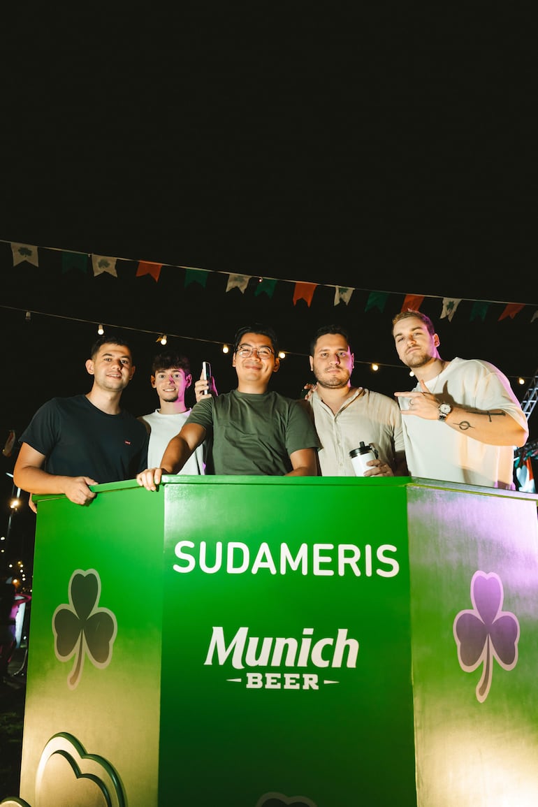 Los presentes disfrutaron de una ambientación que los transportó a la festividad de Saint Patrick.