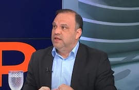 El senador Mario Varela en los estudios de ABC TV.