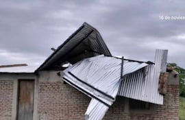 Varias viviendas quedaron afectadas por el temporal que azotó la ciudad de San Juan de Ñeembucú.
