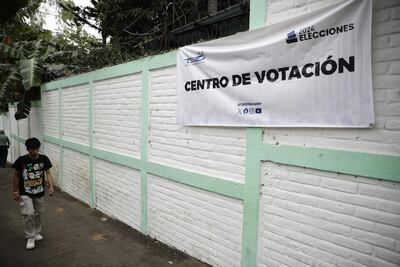 Abren los centros de votación para las legislativas y presidenciales en ...