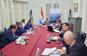 Edgar López, Eugenio Jiménez Rolón, Jorge Bogarín, Oscar Paciello, Alfredo Enrique Kronawetter, Edgar Olmedo y Gustavo Miranda, en la sesión del Consejo de la Magistratura.