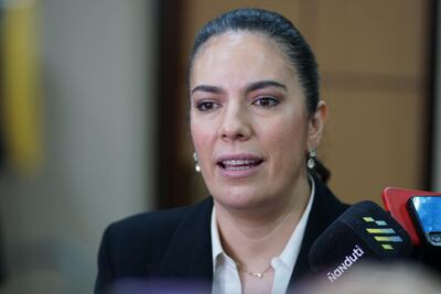Claudia Centurión, ministra de Obras Públicas, de visita hoy al senado.
