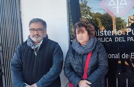 Extranjera denuncia que fue supuestamente estafada en el Circuito Comercial de Encarnación.