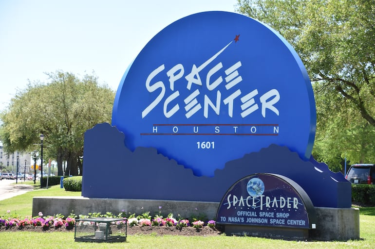 Centro espacial en Houston, Texas. Es un centro de aprendizaje sobre ciencia y el espacio, el centro oficial de visitantes del NASA Johnson Space Center y un museo del Smithsonian Institution.