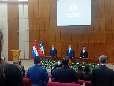 El presidente chileno, José Antonio Kast, en compañía del presdiente del Congreso, Basilio Núñez, y el presidente de la Cámara de Diputados, Raúl Latorre.