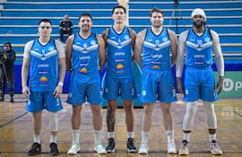 Titulares del cuadro "santo", que está en la vanguardia del Torneo Clausura de la LNB 2026. La CD cuestionó la determinación de Feliú, de ir a la vereda de enfrente, sin comunicación previa.