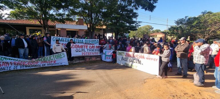Campesinos piden a las autoridades departamentales y nacionales que los escuchen para poder trabajar dignamente en sus chacras.