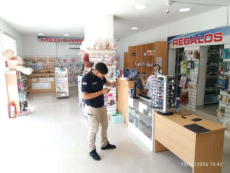 La investigación continúa con el objetivo de identificar a los asaltantes.