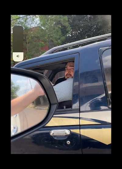 Foto del estafador huyendo de una gasolinera