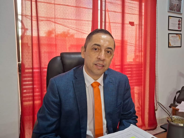 Hugo Davalos, Fiscal de Ayolas.